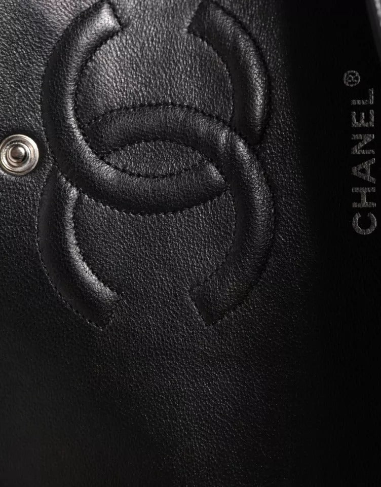 CHANEL - Classic Double Flap Bag I Svart Caviar | Series 11