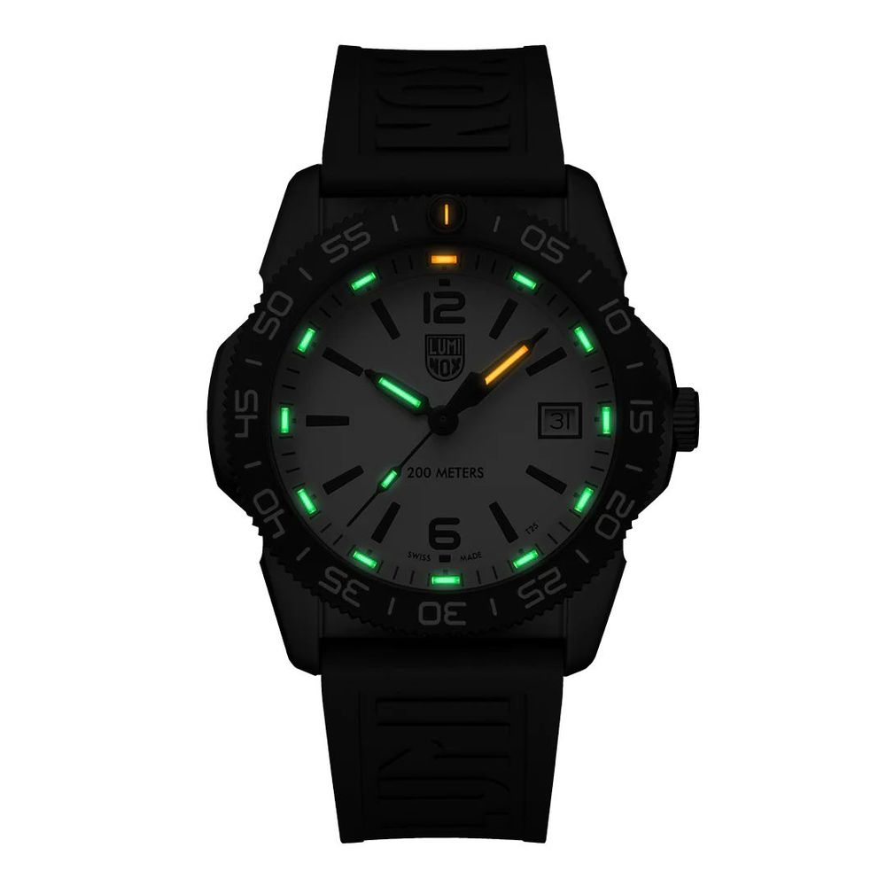 Luminox - Pacific Diver I Kolfiber & Gummi
